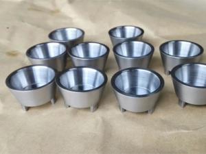 Moly crucible with legs